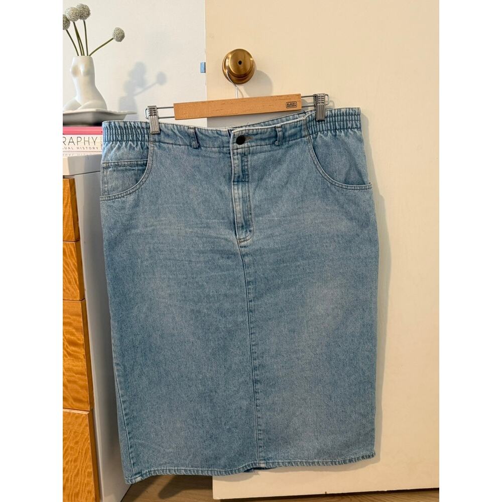 Denim Midi Skirt‎ Light Wash High Rise Minimalist Capsule Wardrobe Classic 🤍
